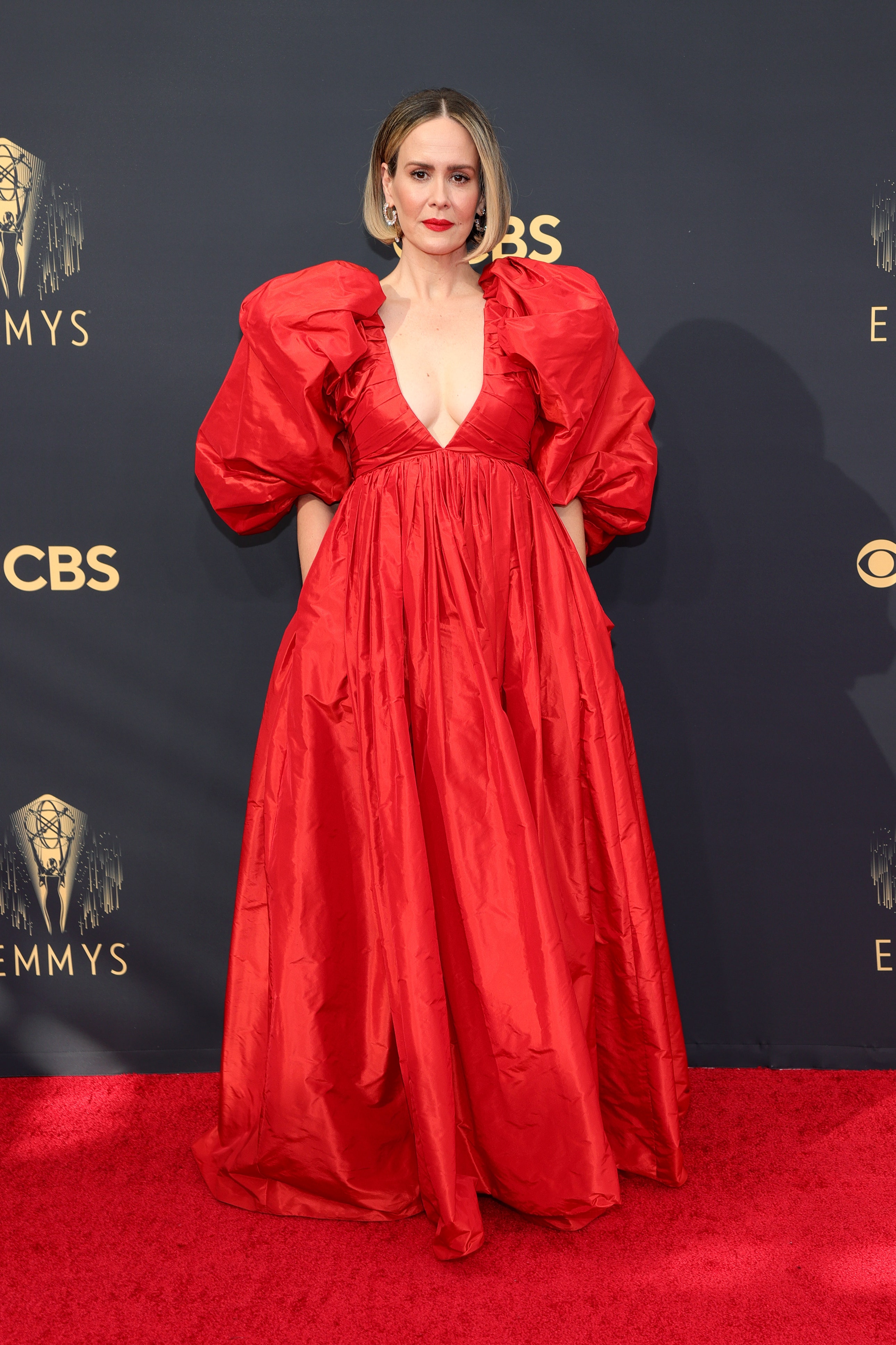 Emmy Аwards 2021: "А" зэрэглэлийн алдартнуудын улаан хивсний гоёлууд (фото 13)