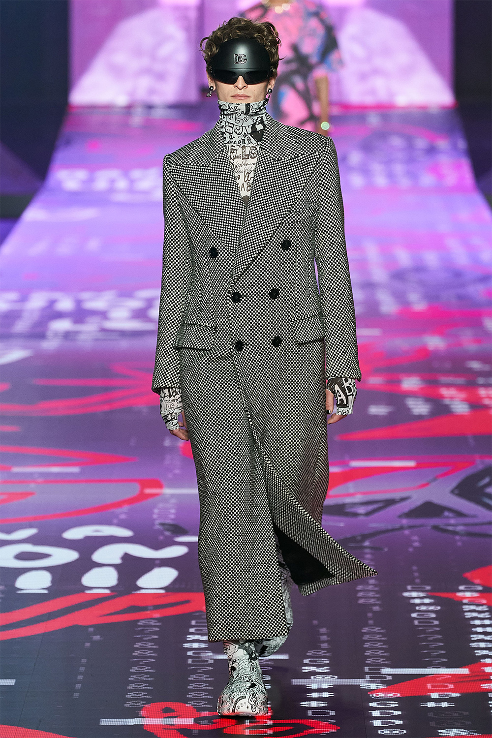 Гламур болон рок хэв маяг нэг дор: Dolce & Gabbana брэндийн намар-өвөл 2022 цуглуулга (фото 12)