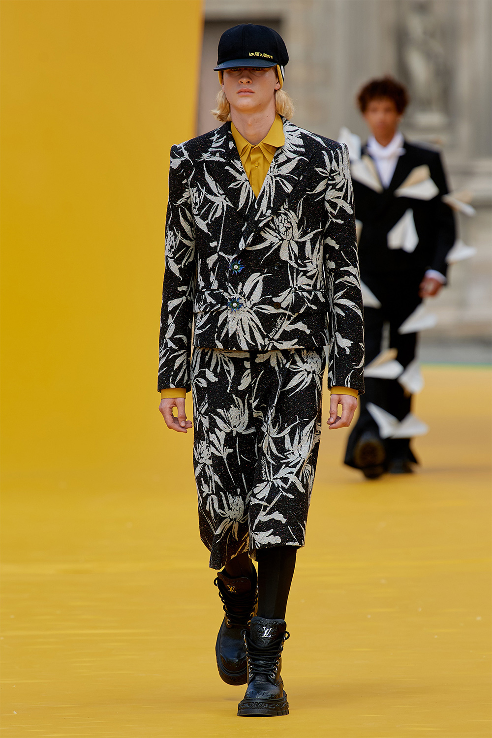Виржил Аблогийн дурсгалд: Louis Vuitton брэндийн хавар-зун 2023 цуглуулга (фото 21)