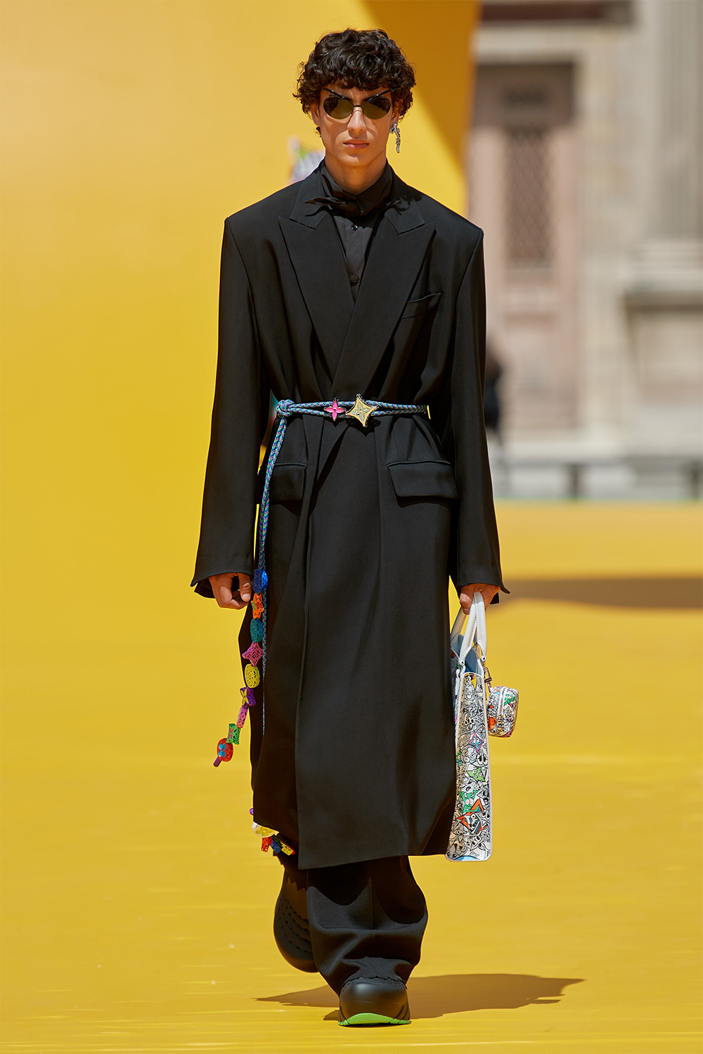 Виржил Аблогийн дурсгалд: Louis Vuitton брэндийн хавар-зун 2023 цуглуулга (фото 35)