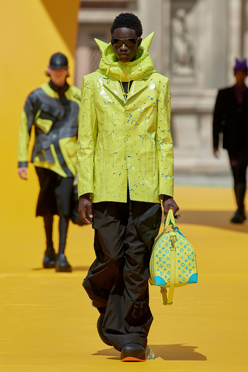 Виржил Аблогийн дурсгалд: Louis Vuitton брэндийн хавар-зун 2023 цуглуулга (фото 41)