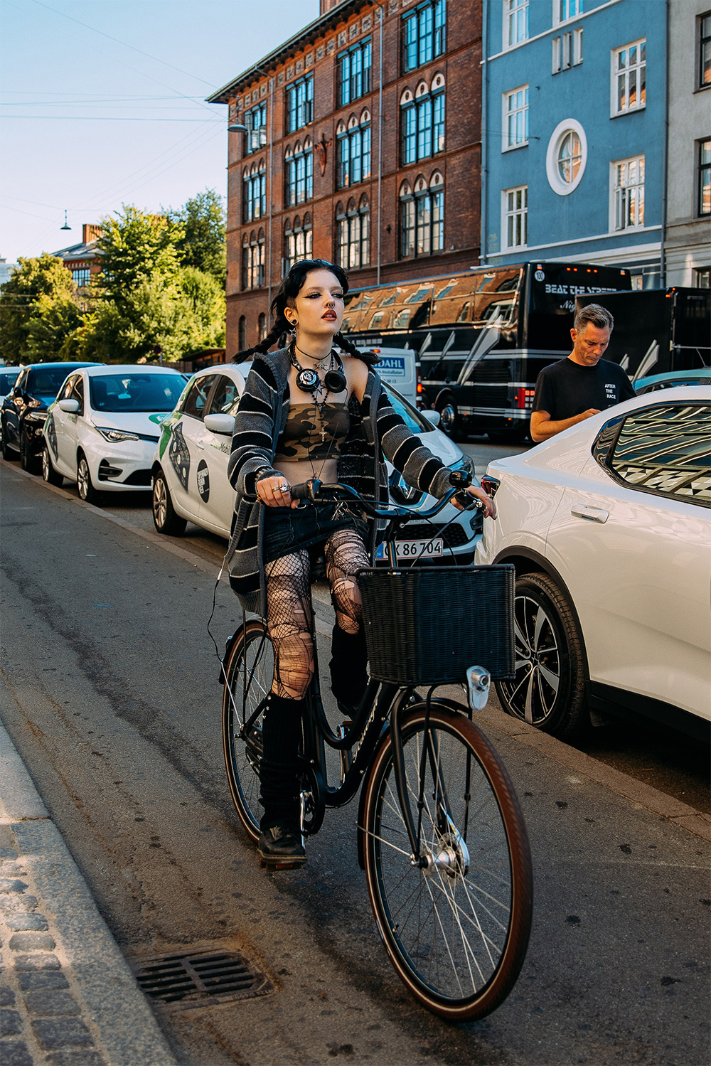Street style дуран: Копенхагены загварын долоо хоног, хавар-зун 2023 (фото 40)