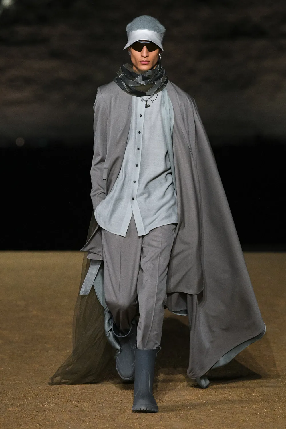Египетийн пирамид дунд болсон Dior брэндийн загварын шоу (фото 35)