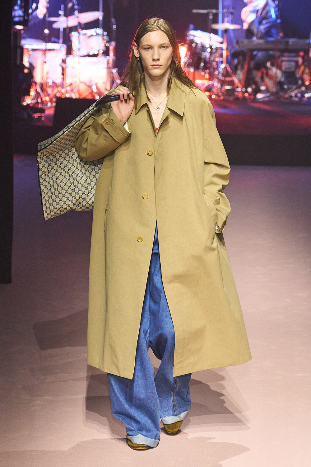 Алессандро Микеле ажлаа хүлээлгэн өгсний дараах Gucci брэндийн анхны цуглуулга (фото 15)