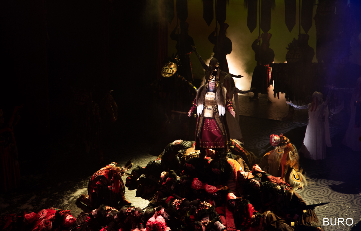 Лондон хотын Колизей театрт “Монгол Хаан” жүжиг нээлтээ хийлээ (фото 12)