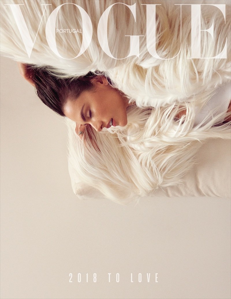 Алессандра Амбросио Vogue Portugal сэтгүүлд зориулж арав гаруй үслэг хүрэм сольж өмслөө (фото 2)
