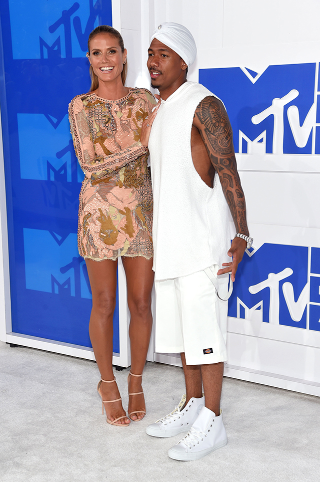 Улаан хивсэн дээрх одод: MTV video music awards (фото 19)