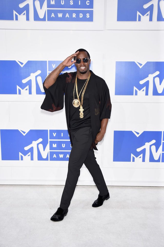 Улаан хивсэн дээрх одод: MTV video music awards (фото 9)