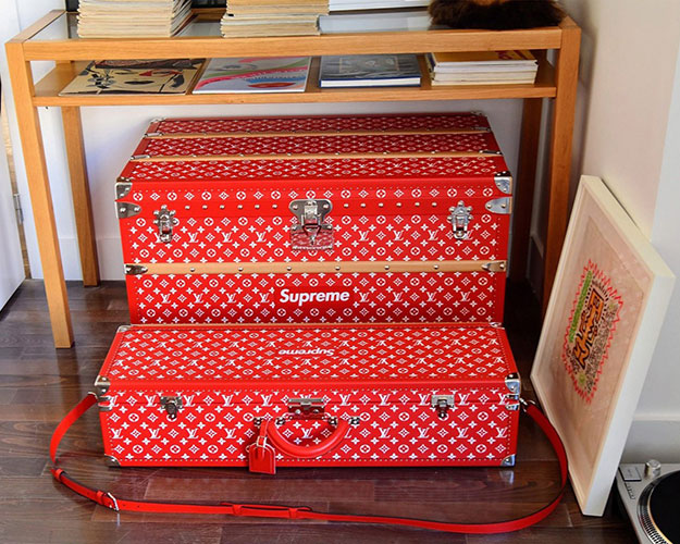 Louis Vuitton x Supreme цуглуулгын чемодан ямар үнээр худалдаалагдах вэ? (фото 1)