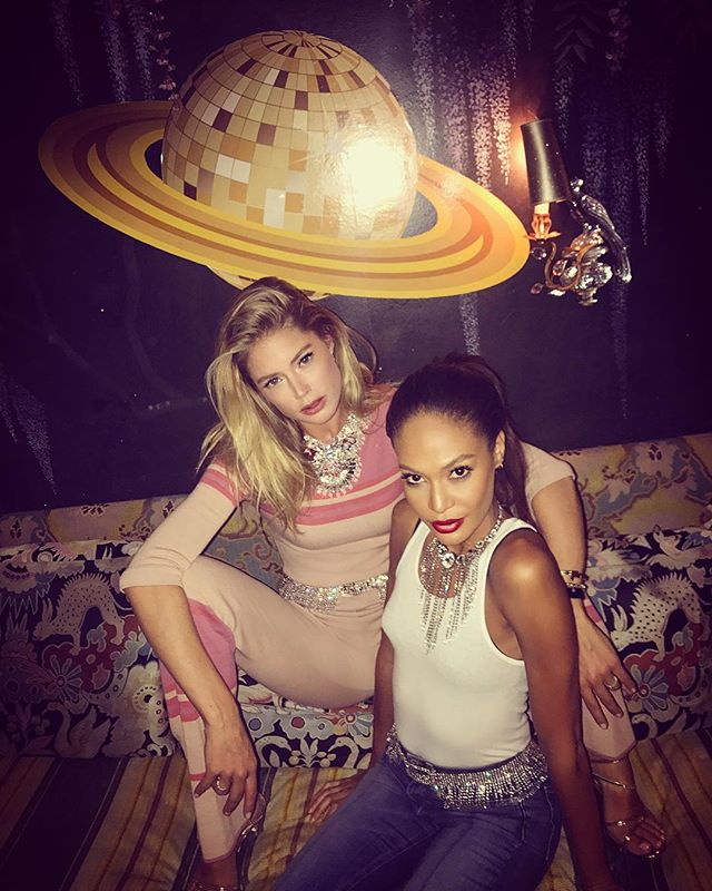 Dad joke of the day: What did Mars say to Saturn? Gimme a ring sometime. @doutzen @joansmalls