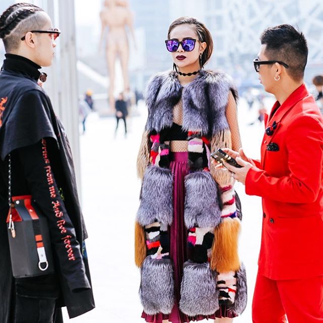And so it begins again: #SeoulFashionWeek is underway, and we've got a handy guide with 10 #Korean phrases to help you tackle #SFW - click the link above -#buro247singapore