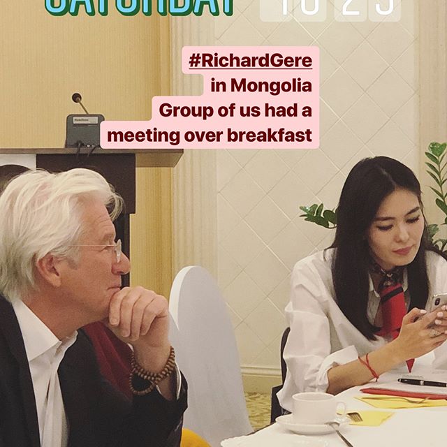 Fellow Mongolian influencers had an amazing Saturday breakfast with Mr.Richard Gere. He talked about his view on happiness, his shared love for buddhism, and his upcoming #secret movie. #richardgere   