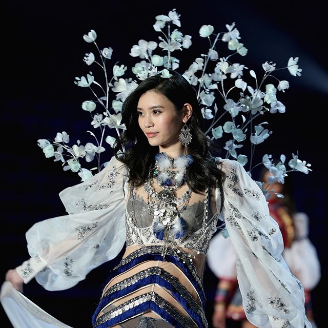 #Chinese model #MingXi sparkles in #Swarovski at the #VictoriasSecret #Fashion Show in #Shanghai #Buro247Singapore