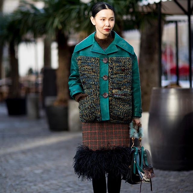 Embrace all things ruffly this season - more #streetstyle smarts from #Paris #fashion week on the link in bio #Buro247Singapore #fw18