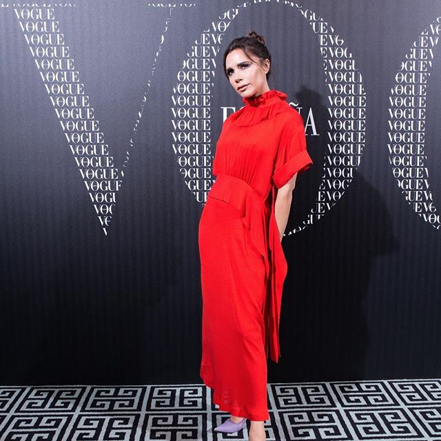 Wearing the Ruffle Neck Midi Dress from my #VBSS18 Ready to Wear collection. Available for pre-order now at my website - visit my stories and swipe up to shop! x VB #voguefebrero @voguespain