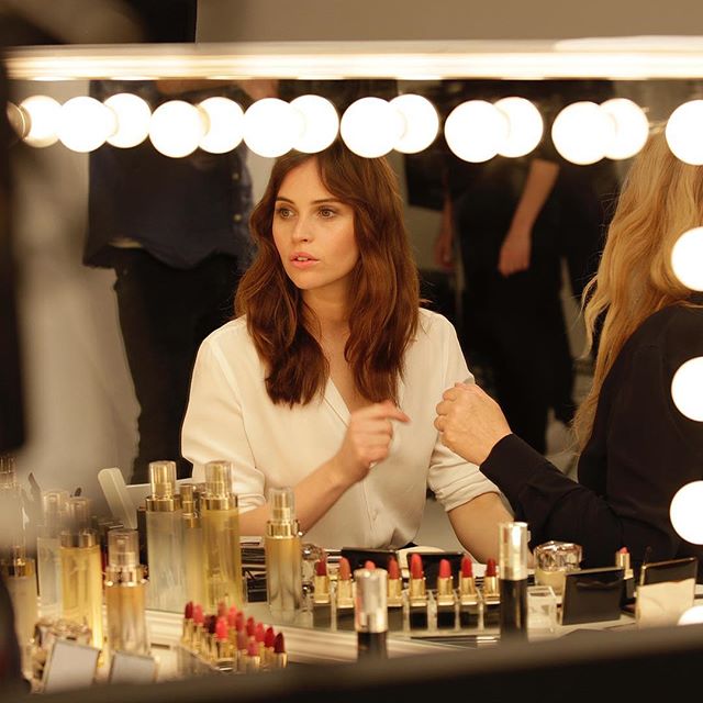 #WhatsInMyMakeupBag? Behind the scenes with @cledepeaubeautesg s new ambassador #FelicityJones - check our IG stories for a glimpse of our #LosAngeles trip with #CledePeauBeaute #Buro247Singapore #unlockradiance
