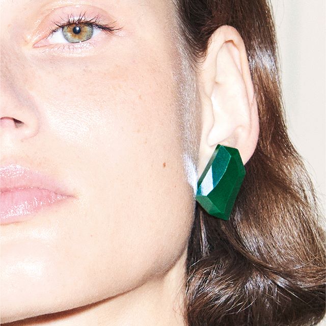 My favourite green crystal earrings from the SS18 show have arrived! They are exclusive to my website and #VBDoverSt. Visit my stories and swipe up to shop! x VB