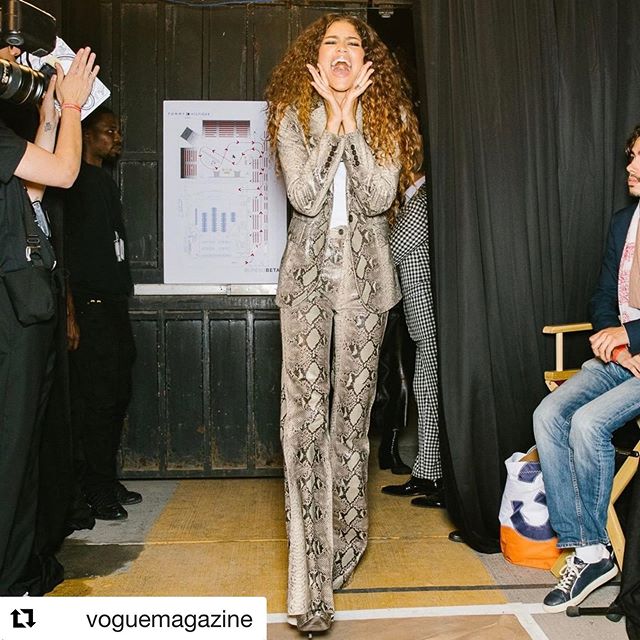 #Repost @voguemagazine    
Tonight, in Harlem at the Apollo Theater, @Zendaya and @TommyHilfiger presented their second collection together. Tap the link in our bio to see every look from the collaborative Fall 2019 collection. Photographed by @coreytenold.