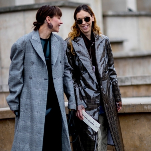 Парисын street style: Цув ба пальтог хэрхэн загварчлах вэ Парисын street style: Цув ба пальтог хэрхэн загварчлах вэ
