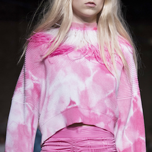 Миланаас ирсэн шинэхэн тренд: Tie-dye эффекттэй хувцаснууд Миланаас ирсэн шинэхэн тренд: Tie-dye эффекттэй хувцаснууд