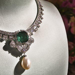 Маргад эрдэнийн домог: Van Cleef & Arpels-ын шинэ цуглуулга Маргад эрдэнийн домог: Van Cleef & Arpels-ын шинэ цуглуулга