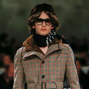 Миланы эрэгтэй загварын долоо хоног: Prada, намар-өвөл 2017 Миланы эрэгтэй загварын долоо хоног: Prada, намар-өвөл 2017