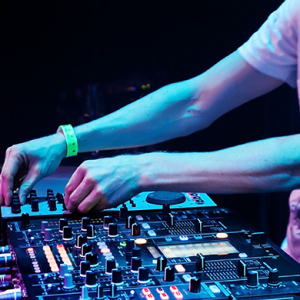Одооноос эхлээд DJ, продюсерууд SoundCloud-аас мөнгө олох боломжтой Одооноос эхлээд DJ, продюсерууд SoundCloud-аас мөнгө олох боломжтой