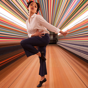 Дуучин FKA Twigs Apple компанийн шинэ видеонд зориулж бүжиглэлээ Дуучин FKA Twigs Apple компанийн шинэ видеонд зориулж бүжиглэлээ