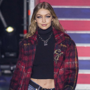 Лондонгийн загварын долоо хоног дээрх шилдэг цуглуулгууд: Tommy Hilfiger, Erdem ба Versus Versace Лондонгийн загварын долоо хоног дээрх шилдэг цуглуулгууд: Tommy Hilfiger, Erdem ба Versus Versace