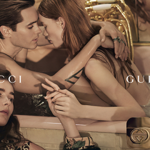 Жаред Лето Gucci Guilty-гийн сурталчилгаанд зориулж ваннд хэвтлээ Жаред Лето Gucci Guilty-гийн сурталчилгаанд зориулж ваннд хэвтлээ
