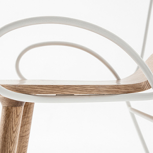 Эмэгтэйлэг загвар: Atelier Deshaus-ын сандал Эмэгтэйлэг загвар: Atelier Deshaus-ын сандал