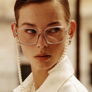 Харааны шилний дизайнд ямар чиг хандлага ноёрхож байна вэ: Chanel ордноос санаа аваарай