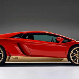 Lamborghini дэлхийн анхны супер автомашины ойн баярыг тэмдэглэж байна