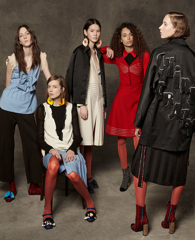 Загвар өмсөгч Б.Ялгуун Marco de Vincenzo брэндийн pre-fall 2017 цуглуулгын зурганд Загвар өмсөгч Б.Ялгуун Marco de Vincenzo брэндийн pre-fall 2017 цуглуулгын зурганд
