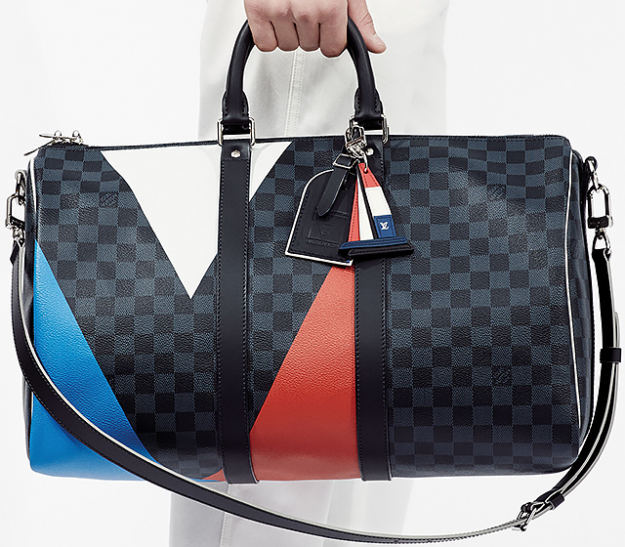 АНУ-ын үндэсний дарвуулт онгоцны тэмцээнд зориулсан Louis Vuitton-ы эрэгтэй цуглуулга АНУ-ын үндэсний дарвуулт онгоцны тэмцээнд зориулсан Louis Vuitton-ы эрэгтэй цуглуулга