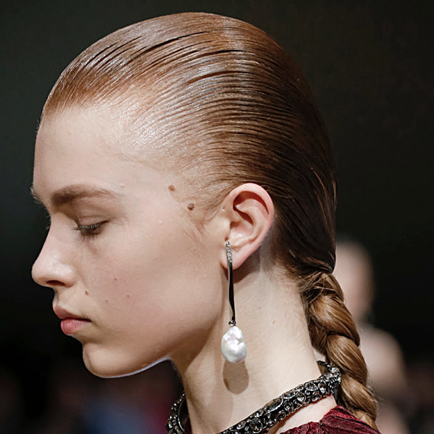 Sleek hair стилийн шилдэг засалтууд Sleek hair стилийн шилдэг засалтууд