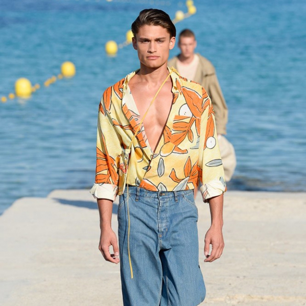 Энэ бол хайр: Jacquemus анхны эрэгтэй цуглуулгаа танилцууллаа Энэ бол хайр: Jacquemus анхны эрэгтэй цуглуулгаа танилцууллаа