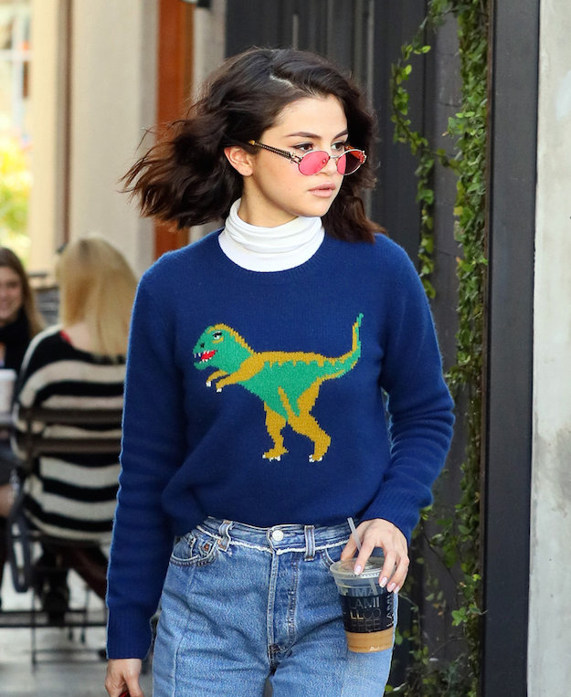 Street style чиг хандлага: Өнгөт линзтэй нарны шил Street style чиг хандлага: Өнгөт линзтэй нарны шил