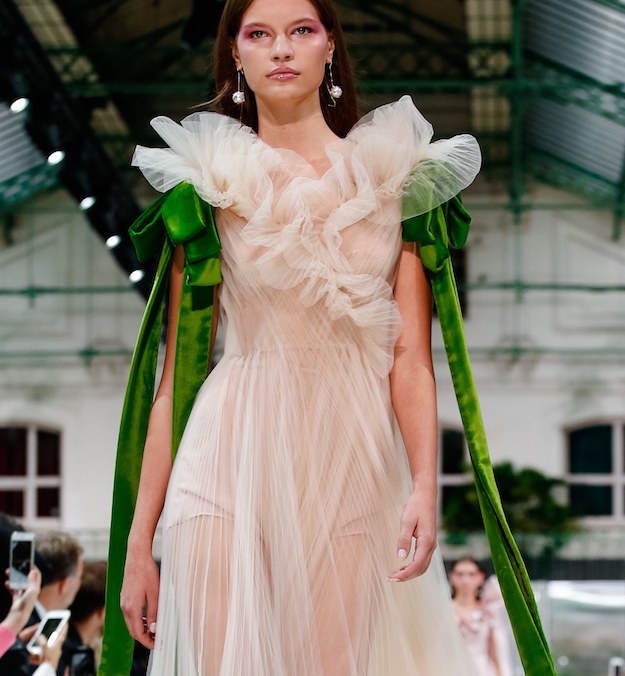 Бюро 24/7 тойм: Valentino, хавар-зун 2018 Бюро 24/7 тойм: Valentino, хавар-зун 2018