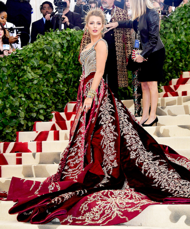 Met Gala 2018: Хамгийн дур булаам 10 дүр төрх Met Gala 2018: Хамгийн дур булаам 10 дүр төрх