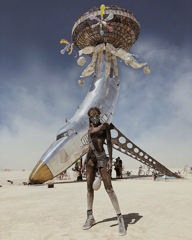Burning Man 2018: Элсэн цөл дахь street style ба гайхалтай инсталляцууд Burning Man 2018: Элсэн цөл дахь street style ба гайхалтай инсталляцууд