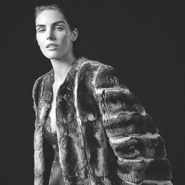 Net-a-Porter байгалийн үслэг эдлэлээр хийгдсэн хувцас борлуулахгүй Net-a-Porter байгалийн үслэг эдлэлээр хийгдсэн хувцас борлуулахгүй