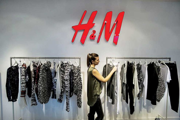 $4.3 тэрбумтай тэнцэхүйц хувцас зарагдаагүйн улмаас H&M нүсэр хямдрал зарлах магадлалтай байна $4.3 тэрбумтай тэнцэхүйц хувцас зарагдаагүйн улмаас H&M нүсэр хямдрал зарлах магадлалтай байна