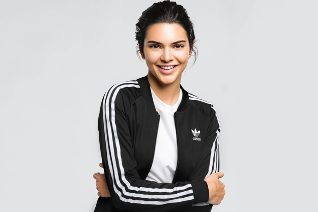 Кендалл Женнер adidas-ын нүүр царайгаар тодорлоо: Түүний өмсөх дуртай брэндийн кетүүд Кендалл Женнер adidas-ын нүүр царайгаар тодорлоо: Түүний өмсөх дуртай брэндийн кетүүд