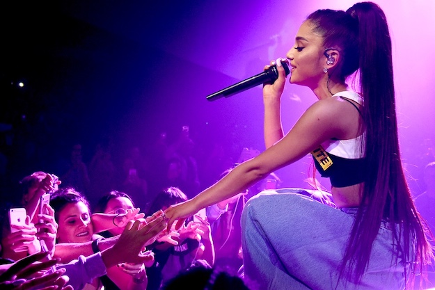 Ариана Грандегийн “One Love Manchester” хандивын тоглолт: Онцлох агшнууд Ариана Грандегийн “One Love Manchester” хандивын тоглолт: Онцлох агшнууд