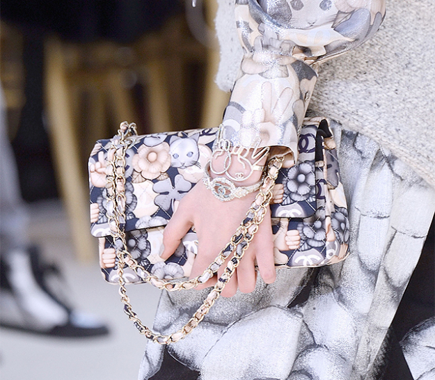 Санал асуулга: Chanel, Dolce & Gabbana ба Stella McCartney-гийн шинэ цуглуулга дахь муурнууд Санал асуулга: Chanel, Dolce & Gabbana ба Stella McCartney-гийн шинэ цуглуулга дахь муурнууд