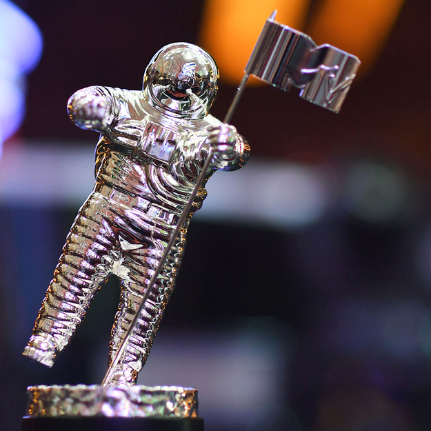 MTV VMA 2018 шагнал гардуулах ёслолын ялагчид тодорлоо MTV VMA 2018 шагнал гардуулах ёслолын ялагчид тодорлоо
