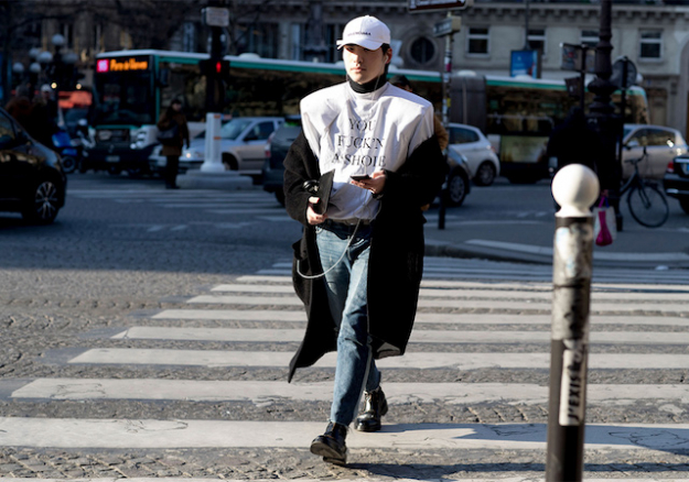 Street style: Парисын эрэгтэй загварын долоо хоног, намар-өвөл 2017 Street style: Парисын эрэгтэй загварын долоо хоног, намар-өвөл 2017