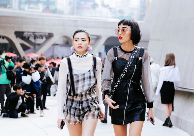Сөүлийн загварын долоо хоног дахь street style, II хэсэг Сөүлийн загварын долоо хоног дахь street style, II хэсэг