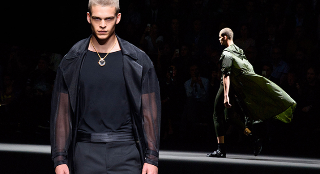 Эрэгтэй загварын долоо хоног: Versace, хавар 2017 Эрэгтэй загварын долоо хоног: Versace, хавар 2017